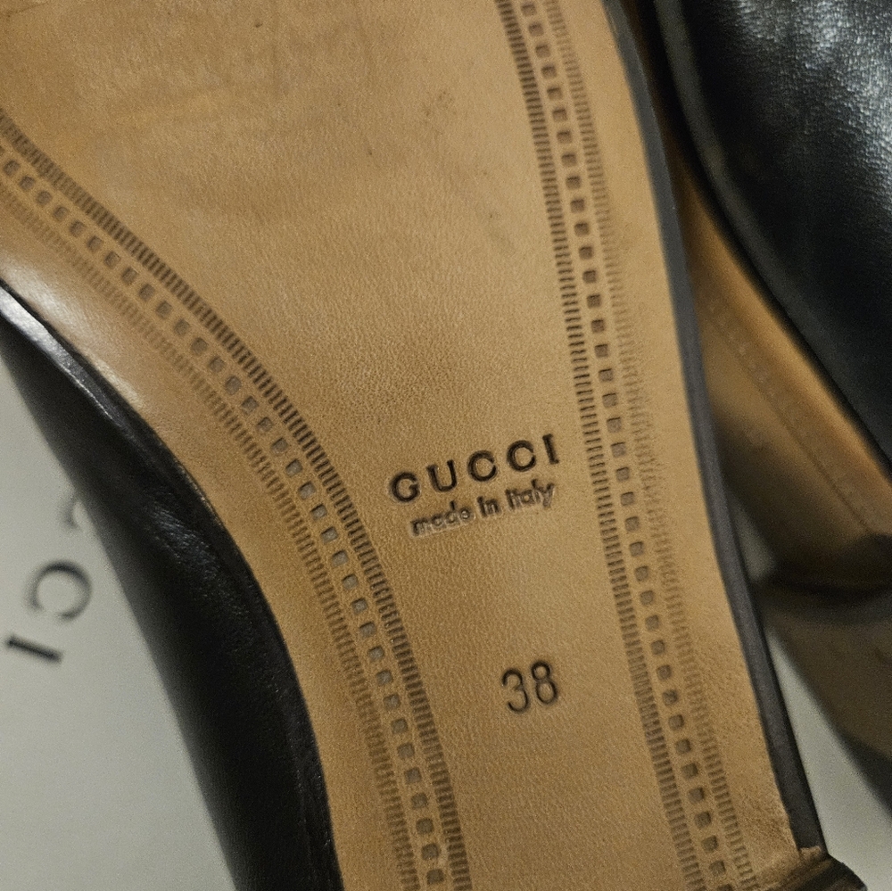 Gucci Black Leather Loafers with Gold Horsebit Detail - Picture 4 of 9